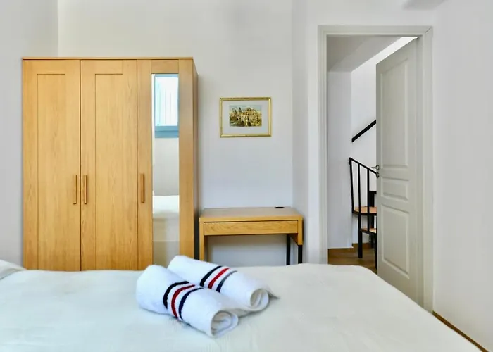 Stacy's House * Σάντα Μαρία